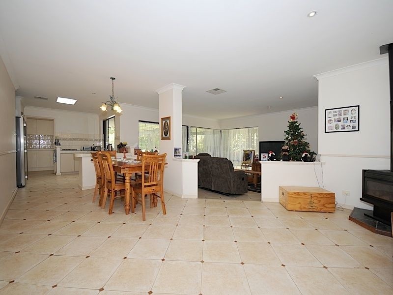 7 Treby Place, Leeming WA 6149