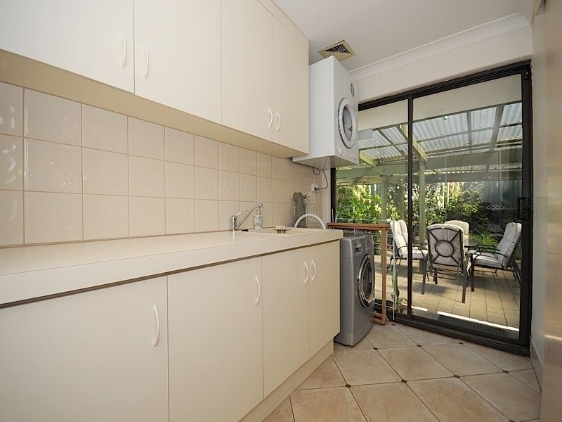 7 Treby Place, Leeming WA 6149