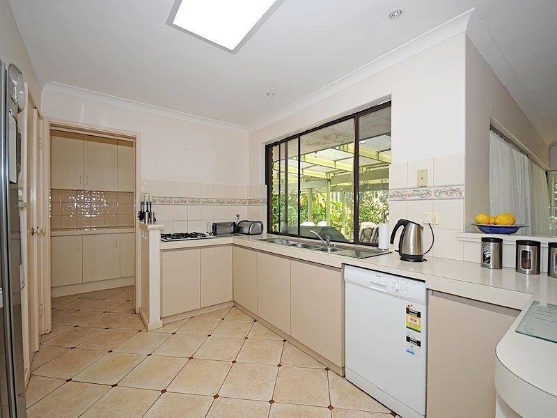 7 Treby Place, Leeming WA 6149