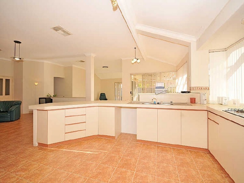 12 Twin Branch Rise, Leeming WA 6149