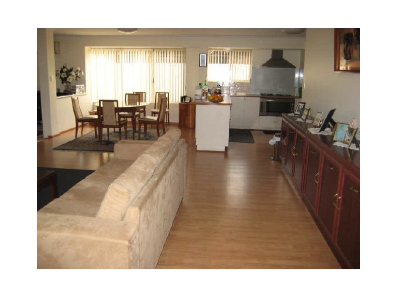 4 Dorrigo Way, South Lake WA 6164