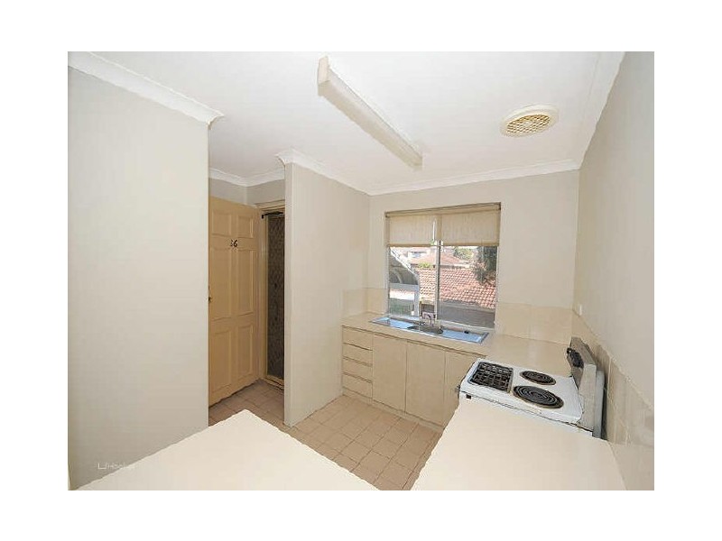 36/2 Pinewood Avenue, Kardinya WA 6163