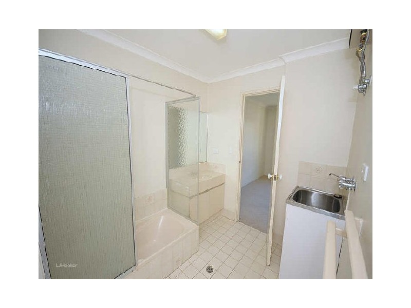 36/2 Pinewood Avenue, Kardinya WA 6163