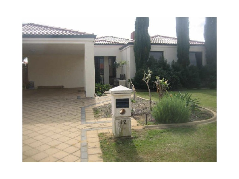 12 Dunnage Court, Atwell WA 6164