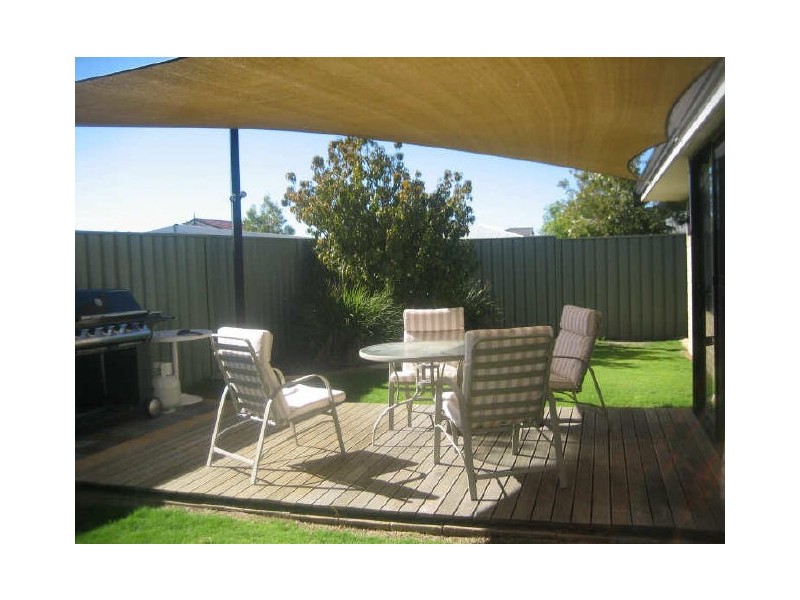 12 Dunnage Court, Atwell WA 6164