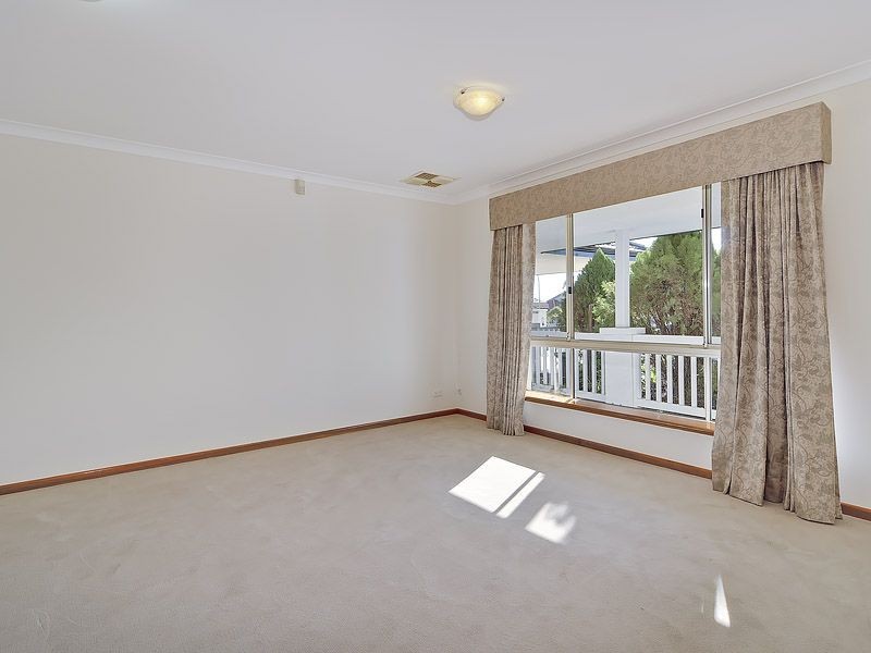 83 Sylvan Crescent, Leeming WA 6149