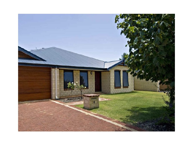 4 Bendee Drive, Atwell WA 6164