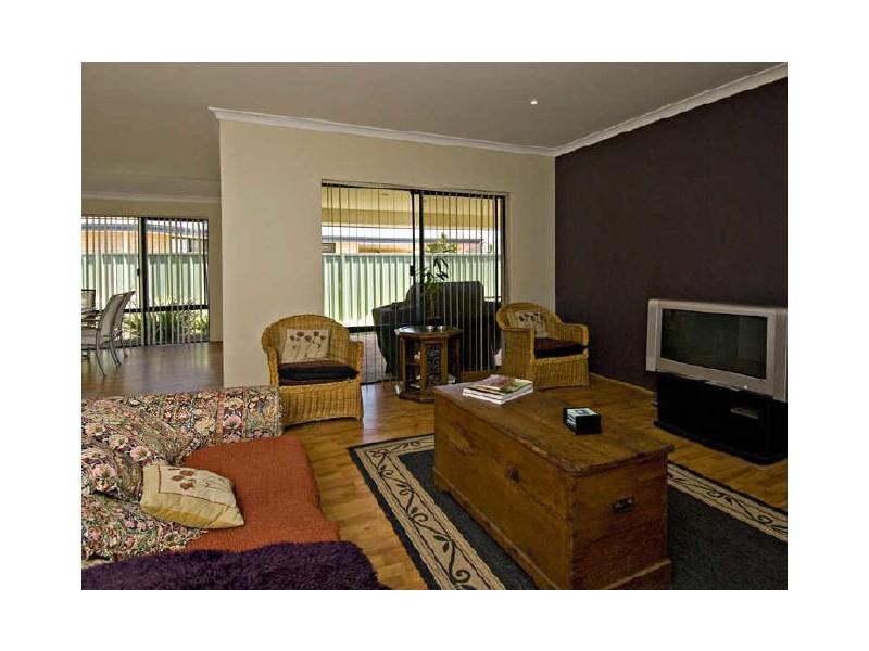 4 Bendee Drive, Atwell WA 6164