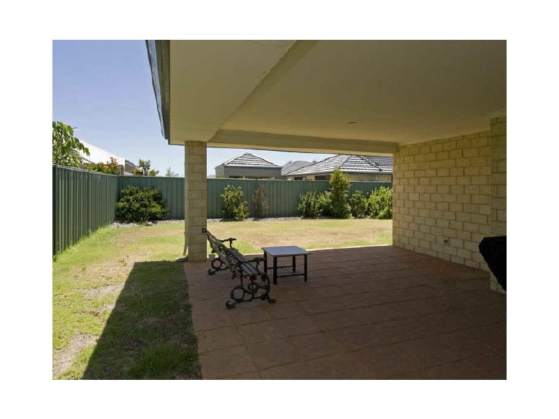 4 Bendee Drive, Atwell WA 6164