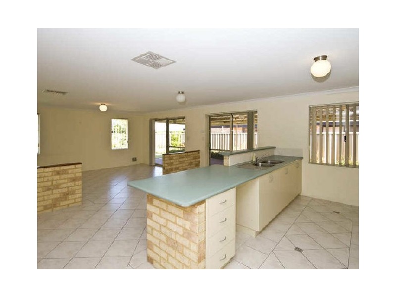 9 Windchime Terrace, Atwell WA 6164