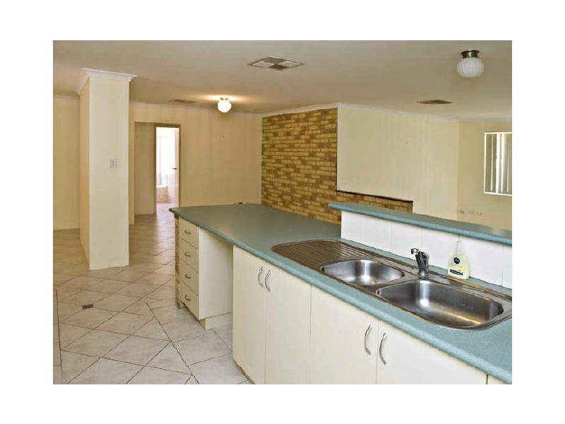 9 Windchime Terrace, Atwell WA 6164