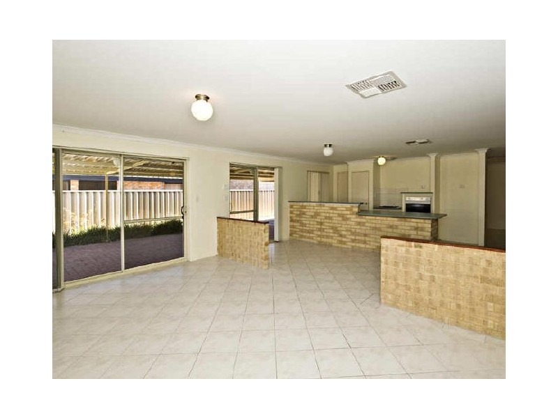 9 Windchime Terrace, Atwell WA 6164