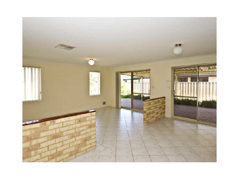 9 Windchime Terrace, Atwell WA 6164