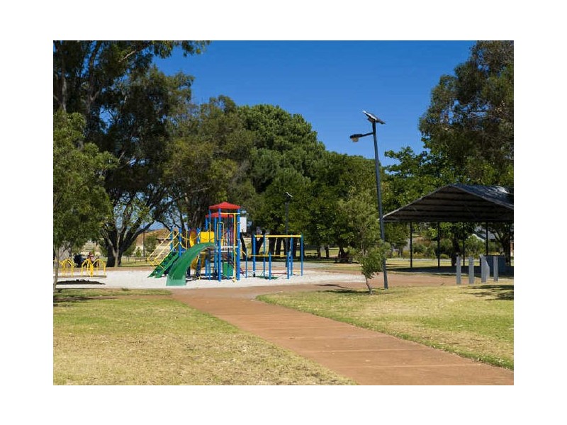 9 Windchime Terrace, Atwell WA 6164