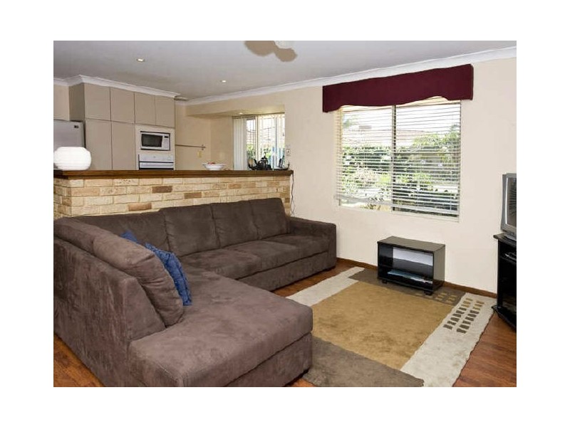 17 Meadow Grove, Leeming WA 6149