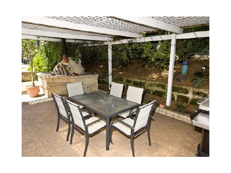 17 Meadow Grove, Leeming WA 6149