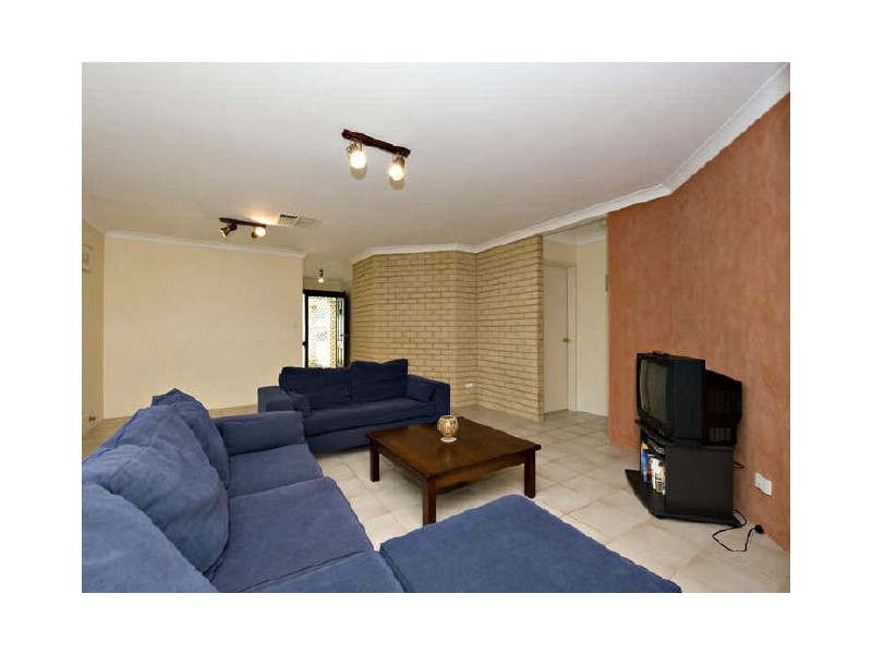 6B Bosworth Place, Leeming WA 6149