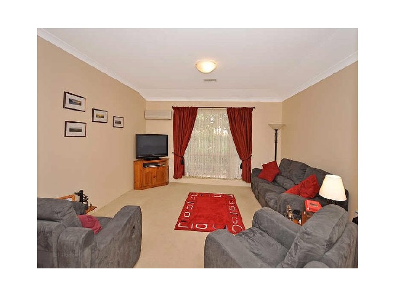 7 Fuller Close, Leeming WA 6149