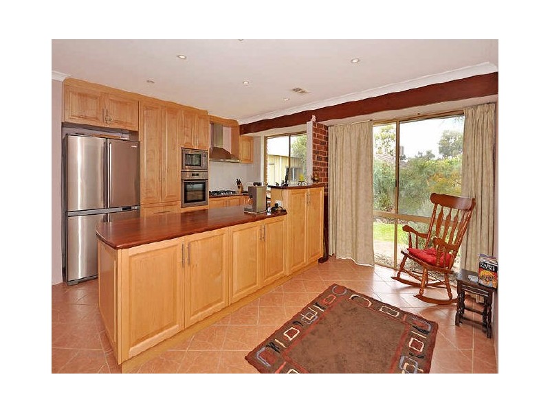 7 Fuller Close, Leeming WA 6149