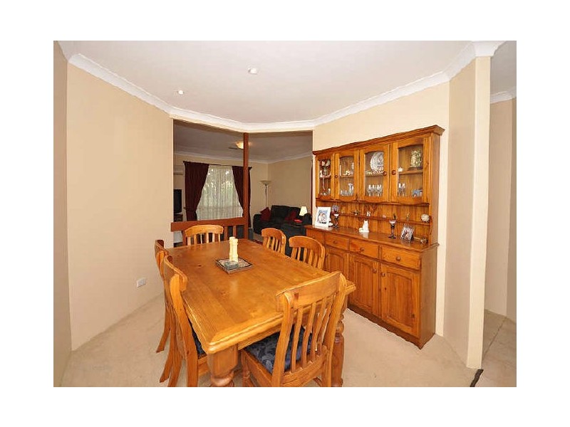 7 Fuller Close, Leeming WA 6149