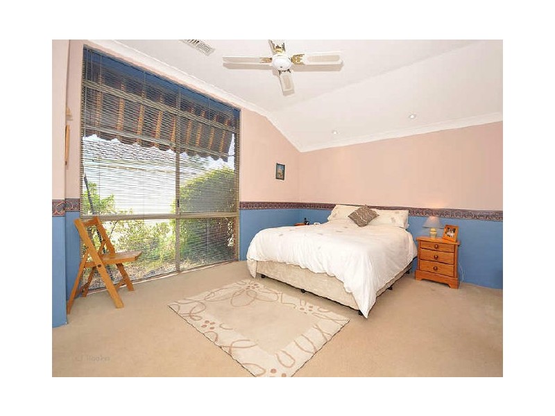 7 Fuller Close, Leeming WA 6149