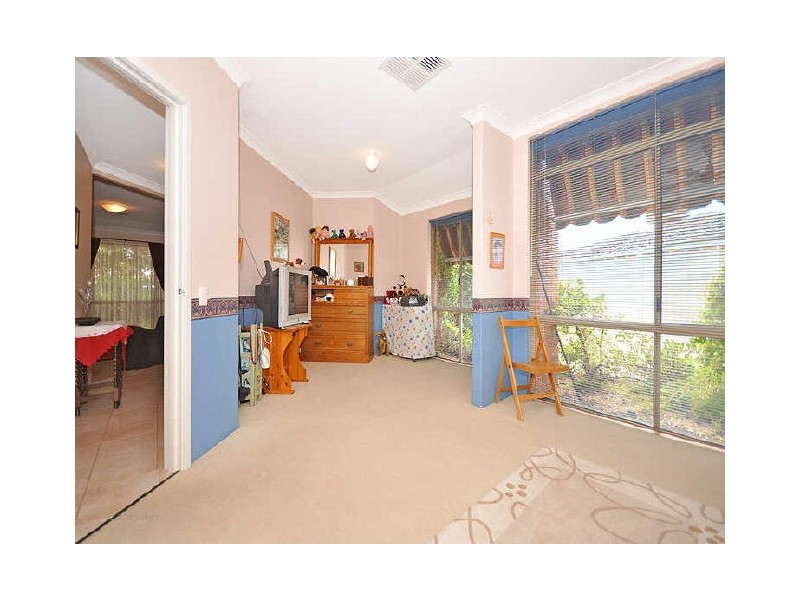 7 Fuller Close, Leeming WA 6149