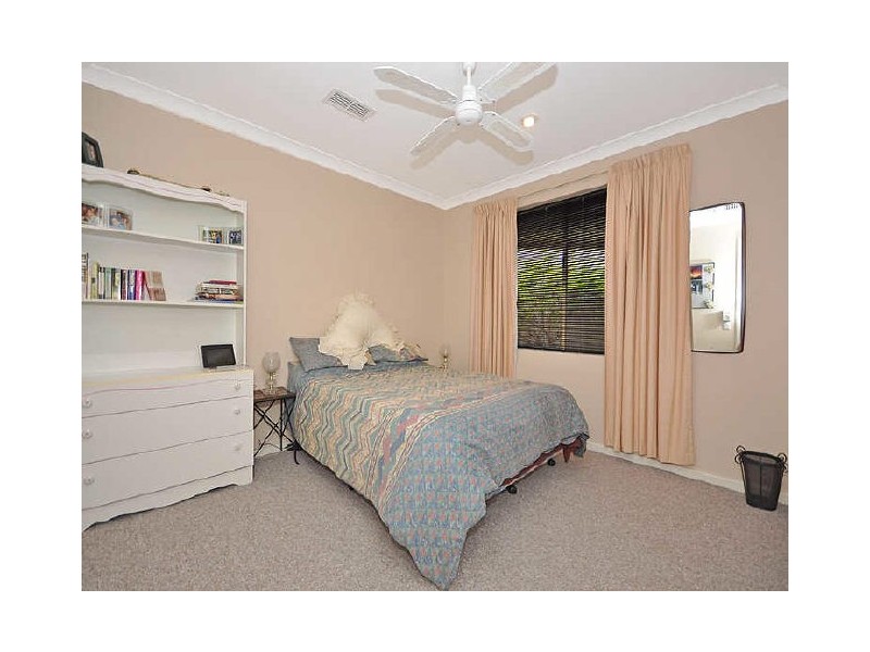 7 Fuller Close, Leeming WA 6149