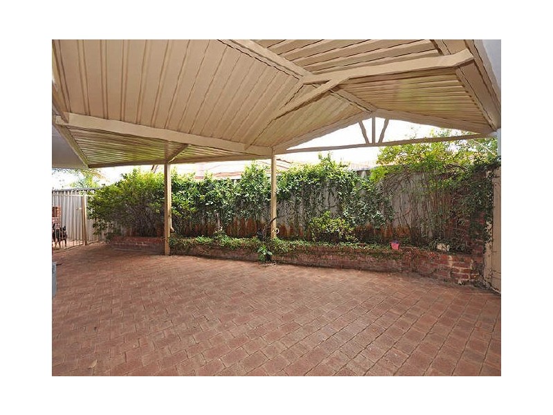 7 Fuller Close, Leeming WA 6149