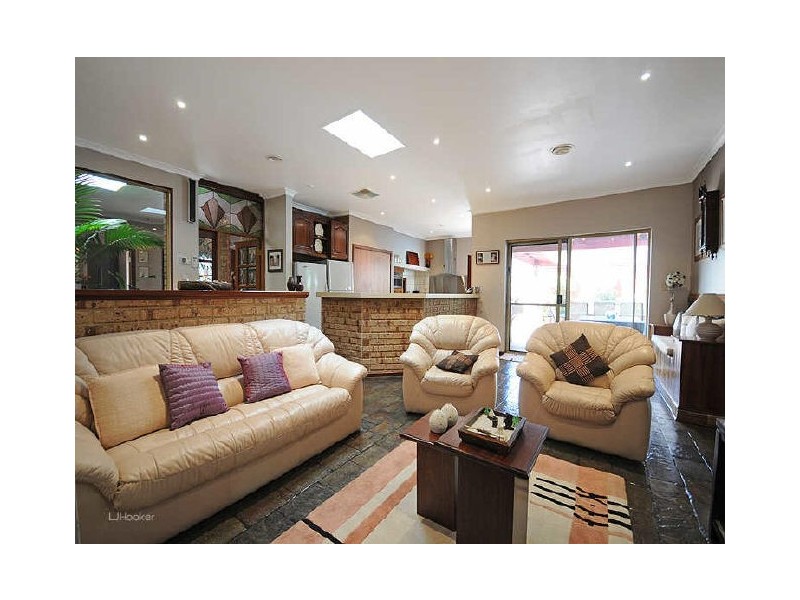 3 Hollingsworth Way, Leeming WA 6149