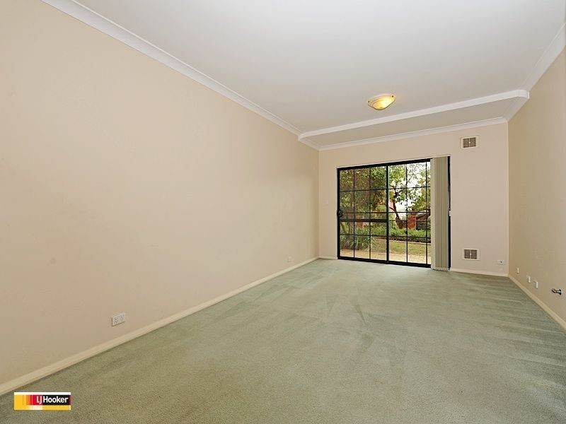 3/8 King George Street, Victoria Park WA 6100