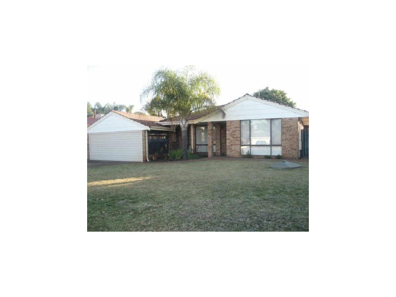 17 Calley Drive, Leeming WA 6149