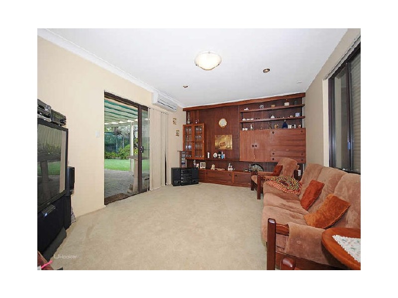 16 Wethered Street, Leeming WA 6149