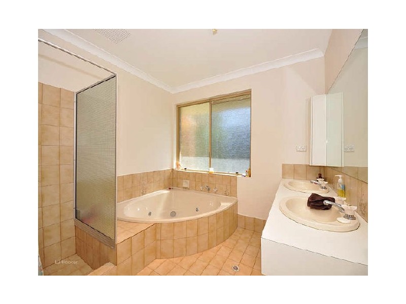 12 Howlett Place, Leeming WA 6149