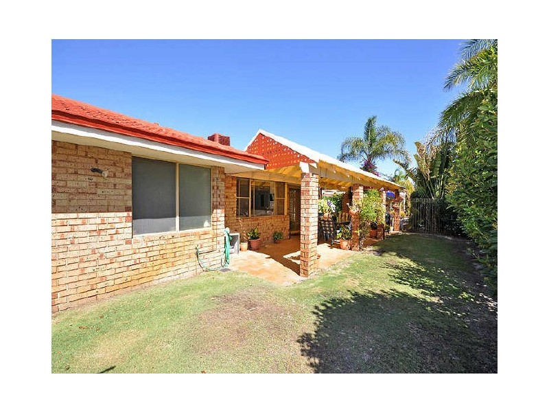 12 Howlett Place, Leeming WA 6149