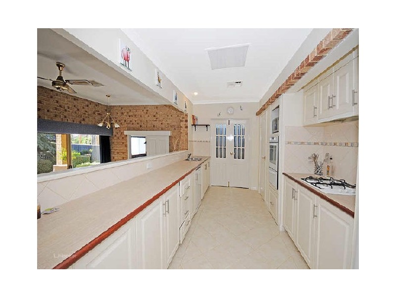 14 Harwood Rise, Leeming WA 6149