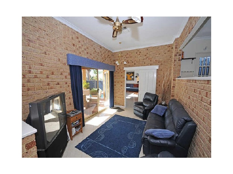 14 Harwood Rise, Leeming WA 6149