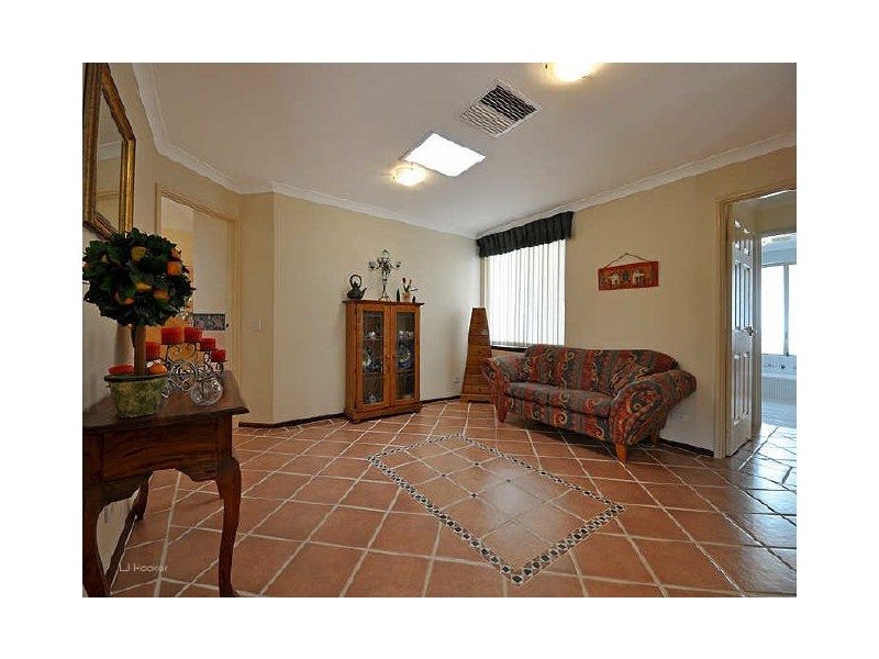 6 Pirrett Court, Leeming WA 6149