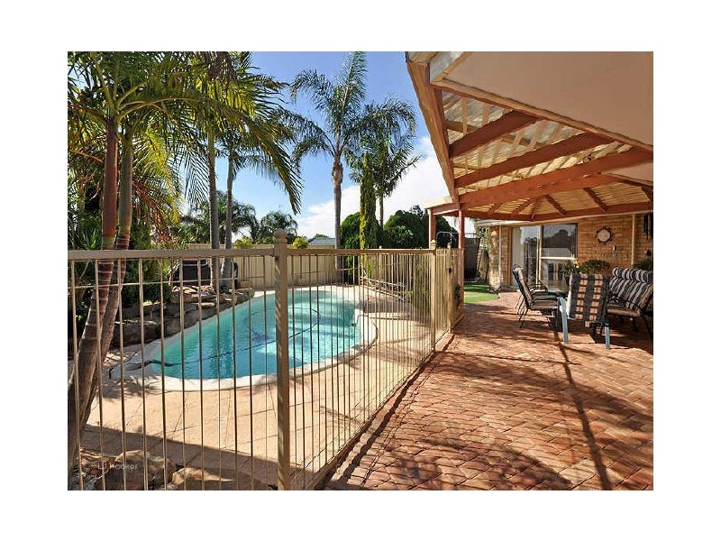 6 Pirrett Court, Leeming WA 6149