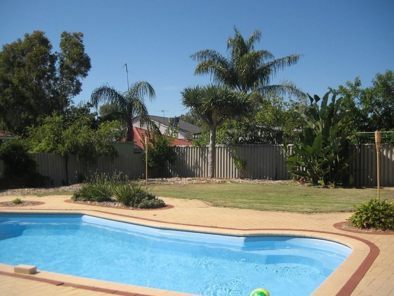 240 Riseley Street, Booragoon WA 6154