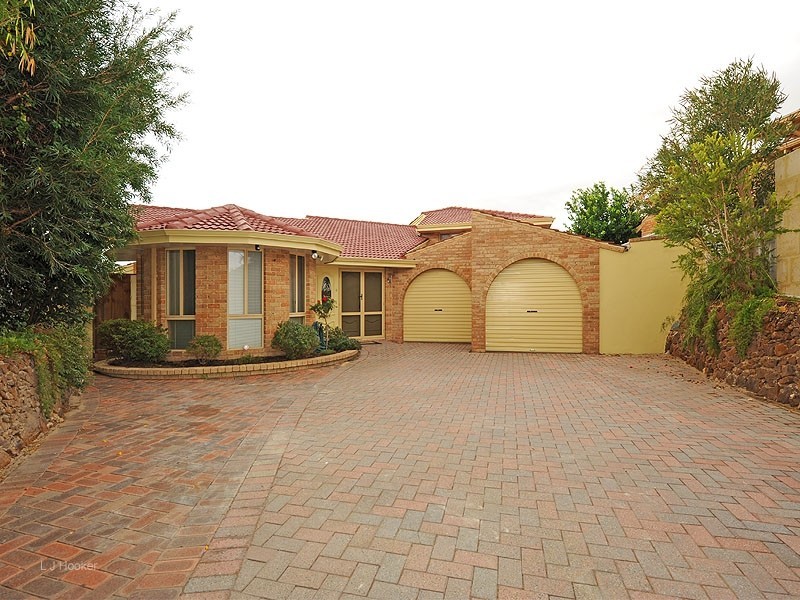 10 Hannah Place, Leeming WA 6149