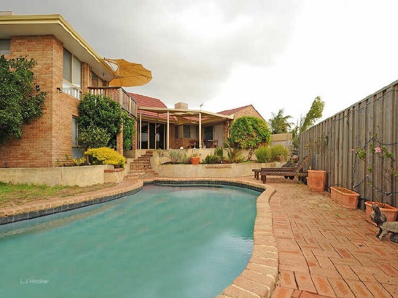 10 Hannah Place, Leeming WA 6149