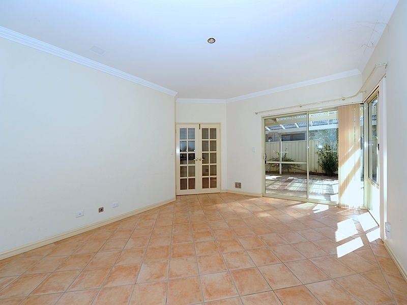 13 Kooralbyn Valley Crescent, Jandakot WA 6164