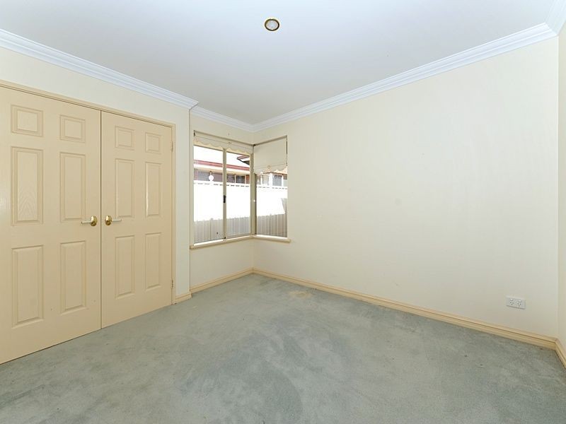 13 Kooralbyn Valley Crescent, Jandakot WA 6164