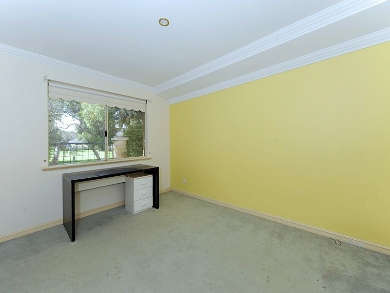 13 Kooralbyn Valley Crescent, Jandakot WA 6164