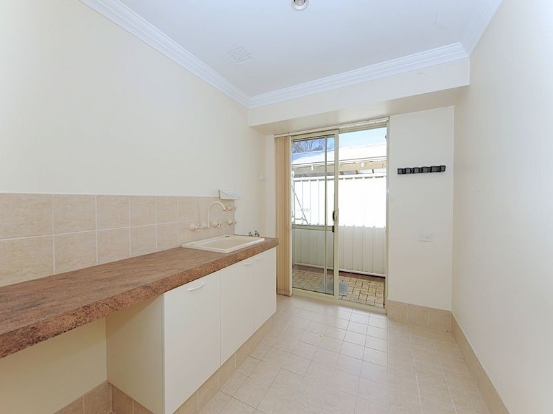 13 Kooralbyn Valley Crescent, Jandakot WA 6164