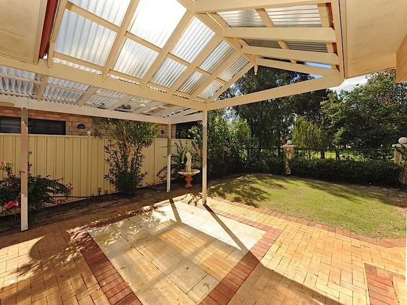 13 Kooralbyn Valley Crescent, Jandakot WA 6164
