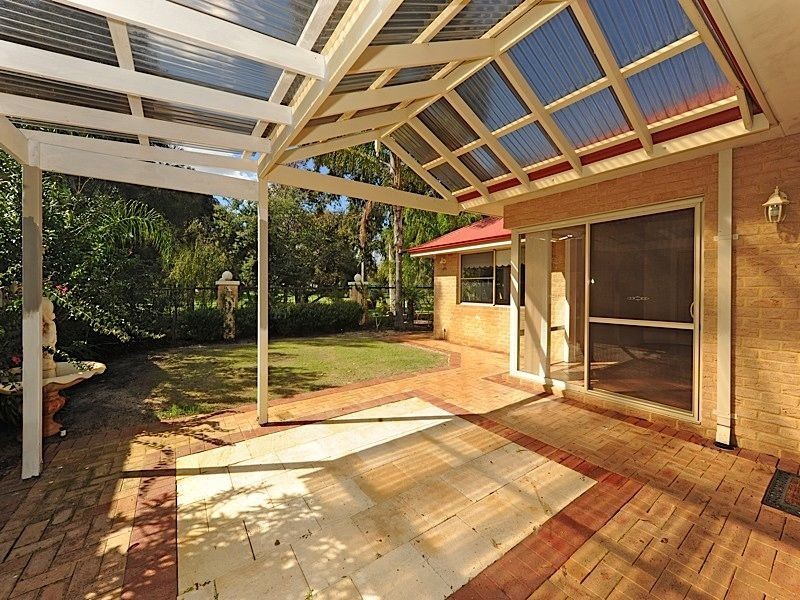 13 Kooralbyn Valley Crescent, Jandakot WA 6164