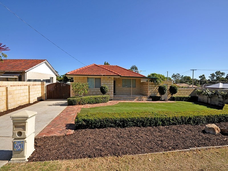 69 Redmond Road, Hamilton Hill WA 6163