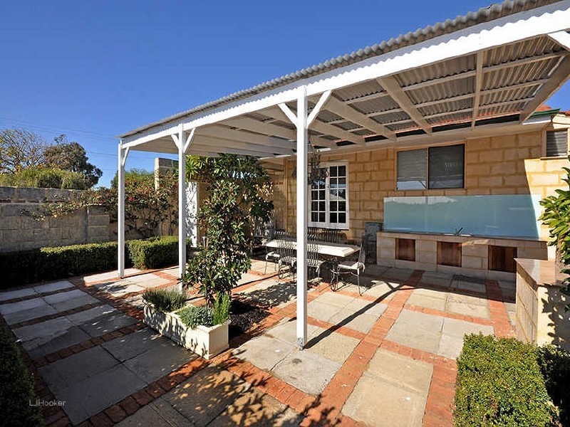 69 Redmond Road, Hamilton Hill WA 6163