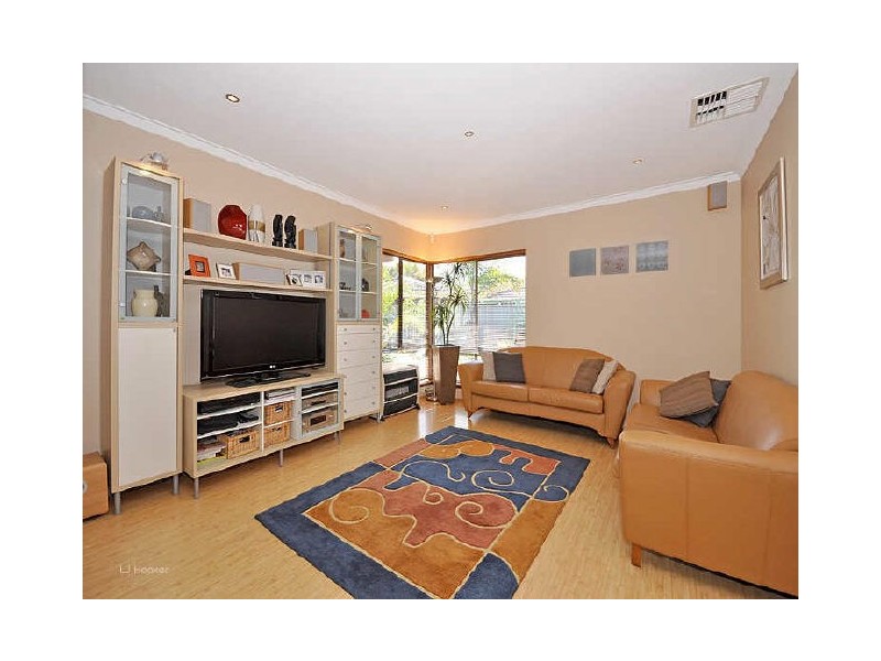 7 Gladstone Road, Leeming WA 6149